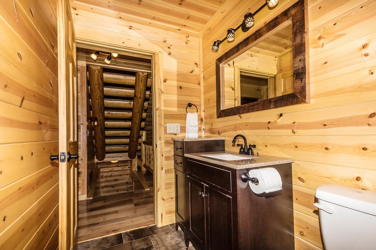 Hocking Hills Cabins & Resort Foxfire Logan Exterior photo