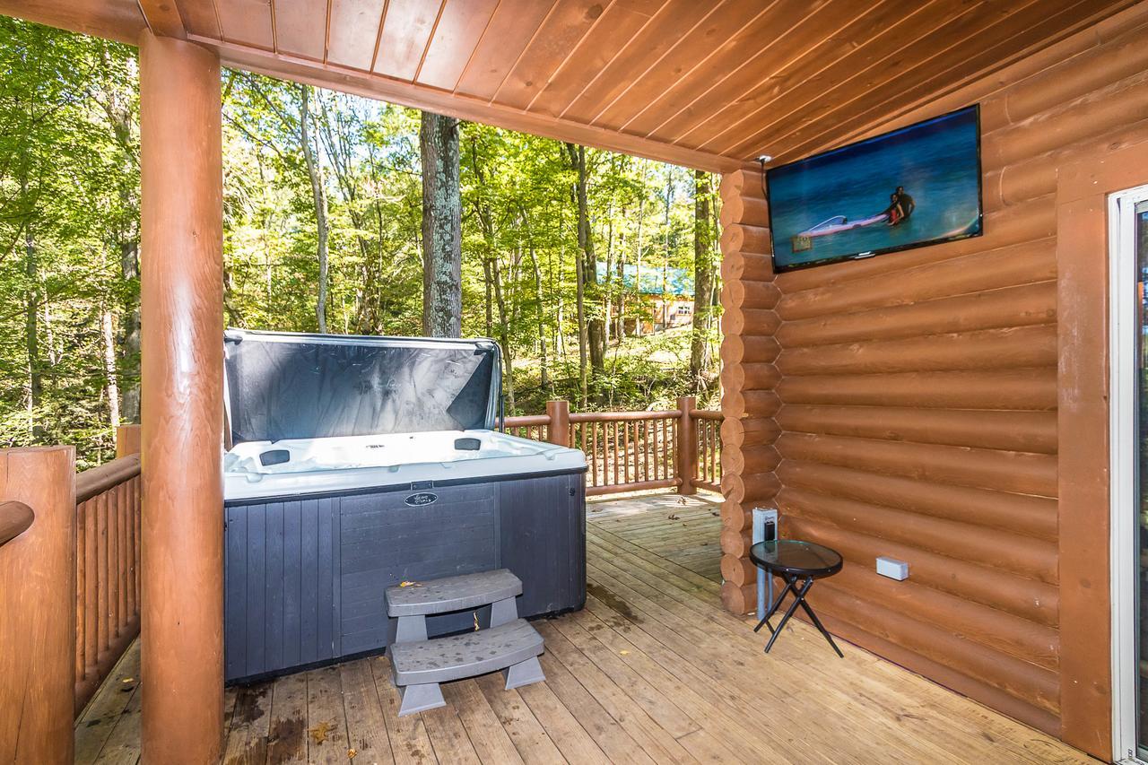 Hocking Hills Cabins & Resort Foxfire Logan Exterior photo