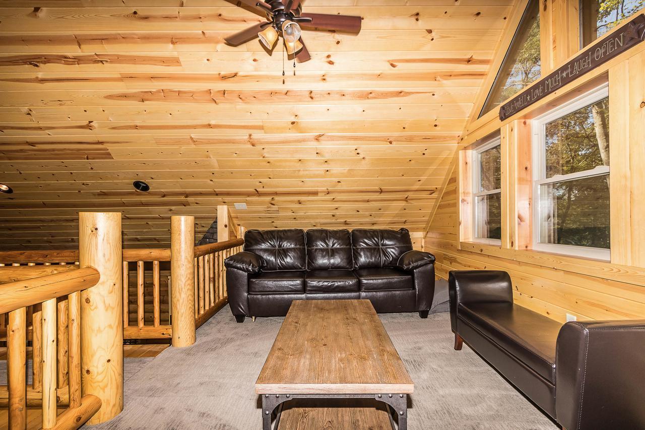 Hocking Hills Cabins & Resort Foxfire Logan Exterior photo